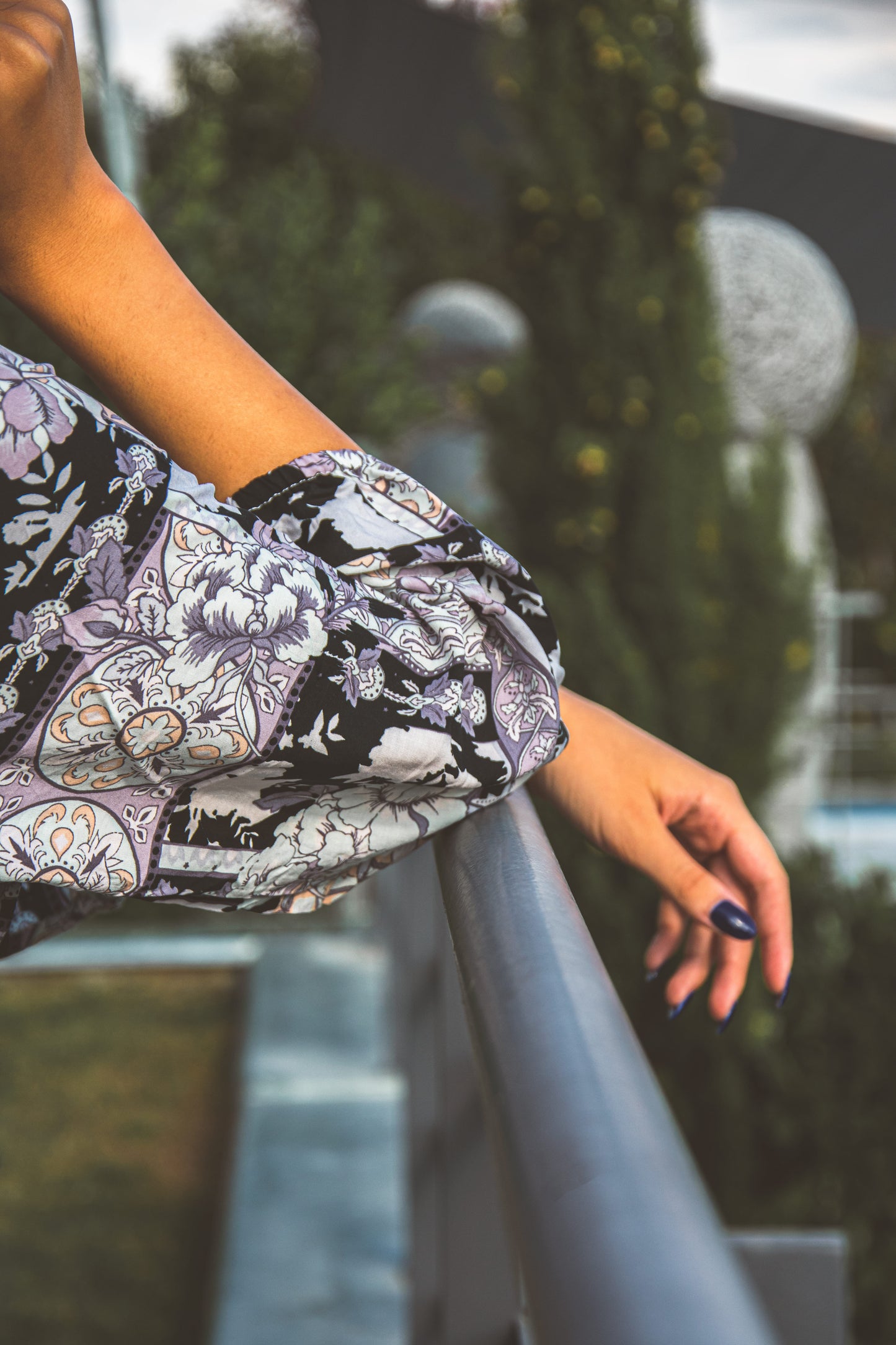 Chloe Mini Ruha - Noir Bloom