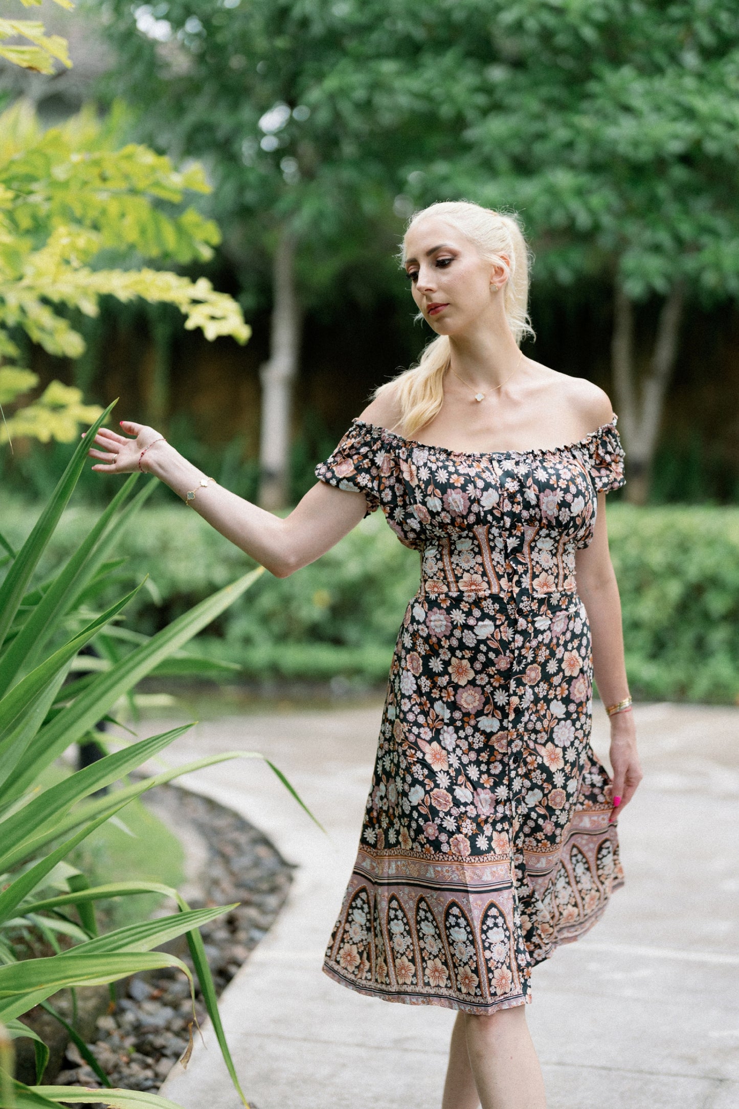 Sabrina Ruha - Amber Dusk