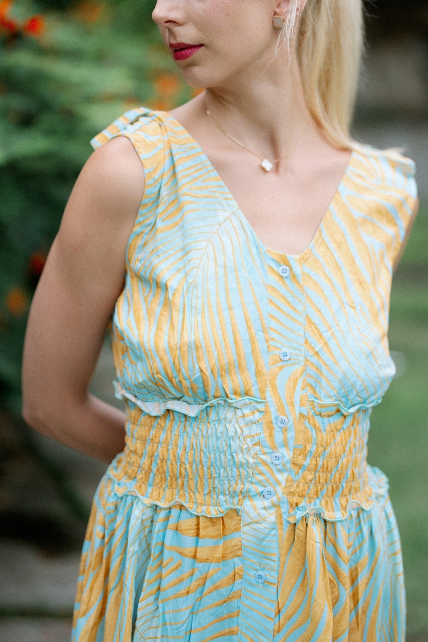 Dafina Hosszú Ruha - Azure Glow