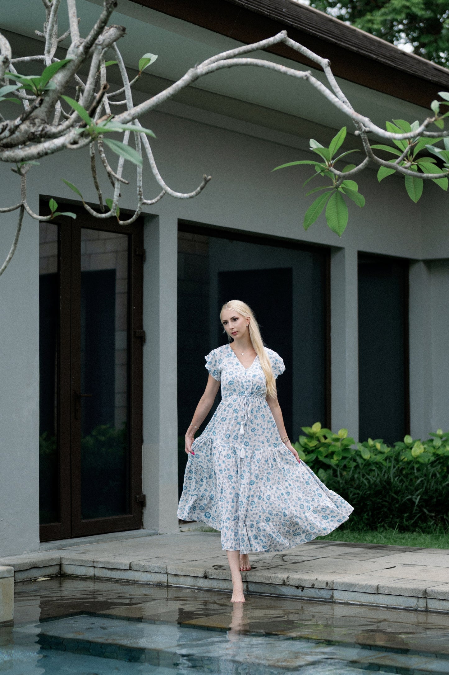 Caroline Hosszú Ruha - Blue Serenity