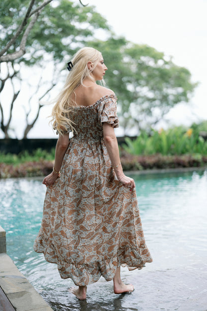 Sabrina Hosszú Ruha - Golden Root